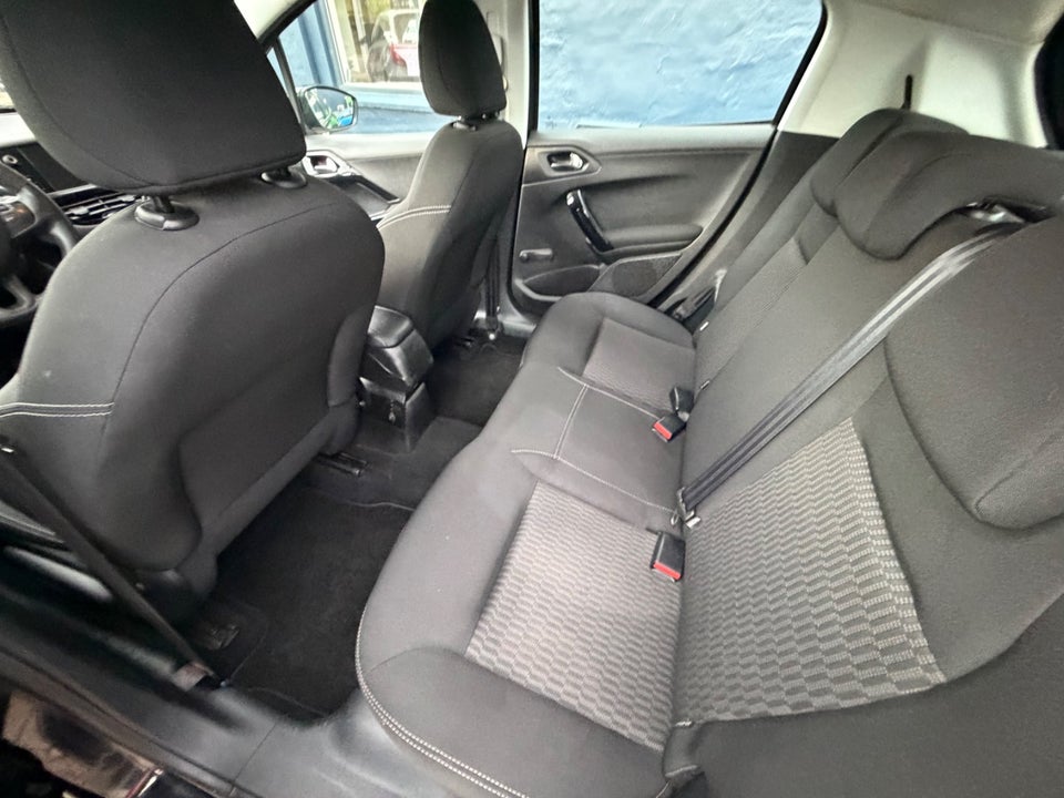 Peugeot 208 1,6 BlueHDi 75 Active 5d