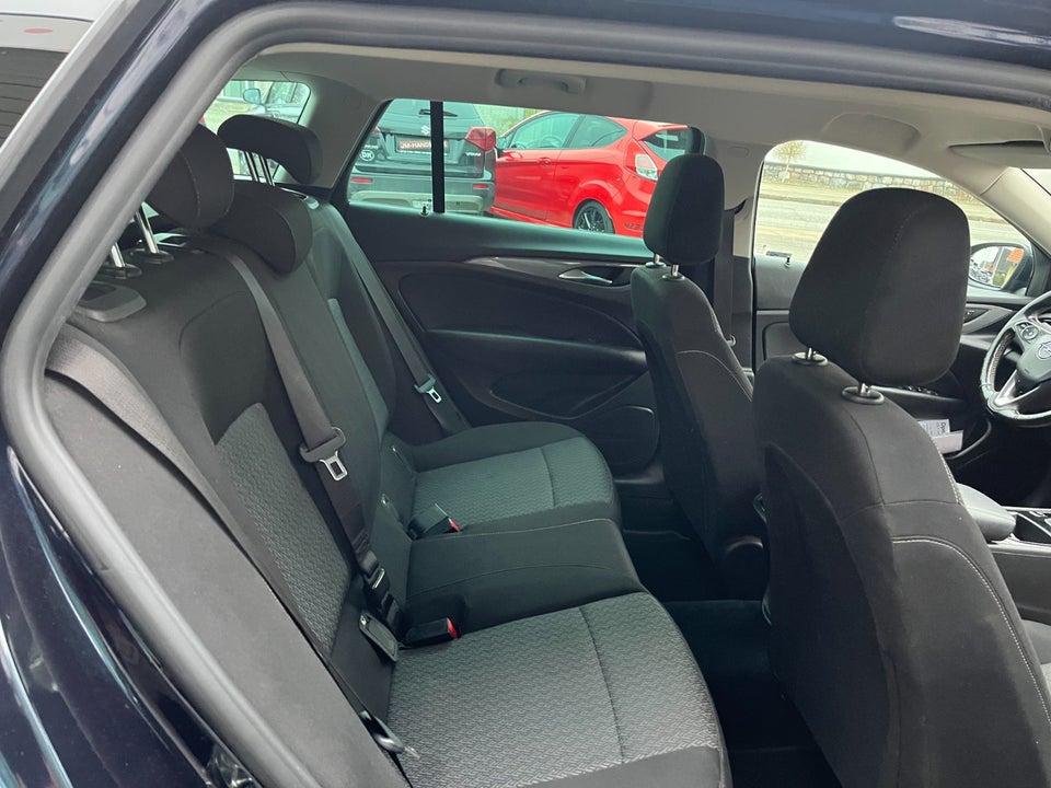 Opel Insignia 1,5 T 140 Enjoy Sports Tourer 5d