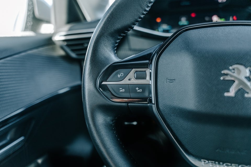 Peugeot e-208 50 Allure 5d