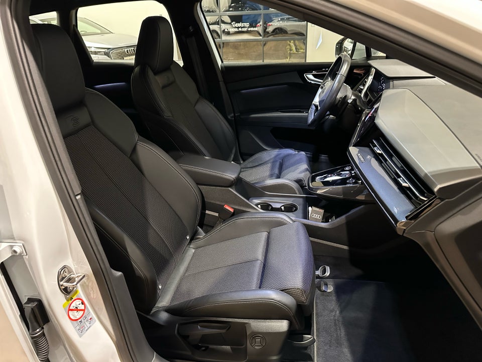 Audi Q4 e-tron 40 S-line 5d