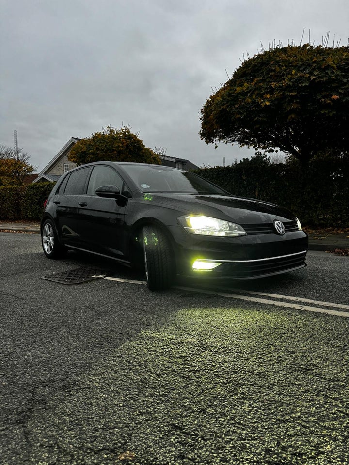 VW Golf VII 2,0 TDi 150 Highline Variant DSG 5d