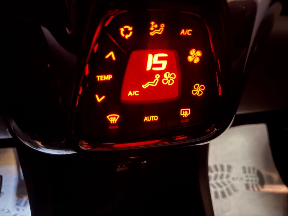 Citroën C1 1,0 VTi Attaque 5d