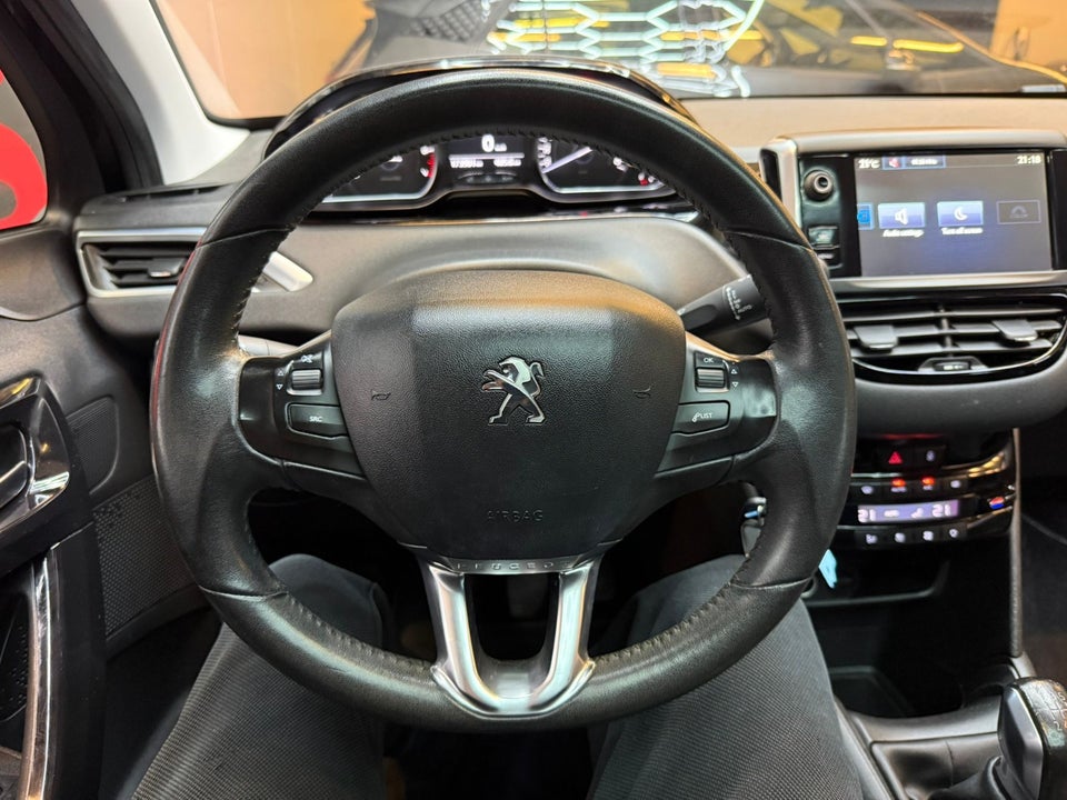 Peugeot 208 1,2 VTi Allure 5d