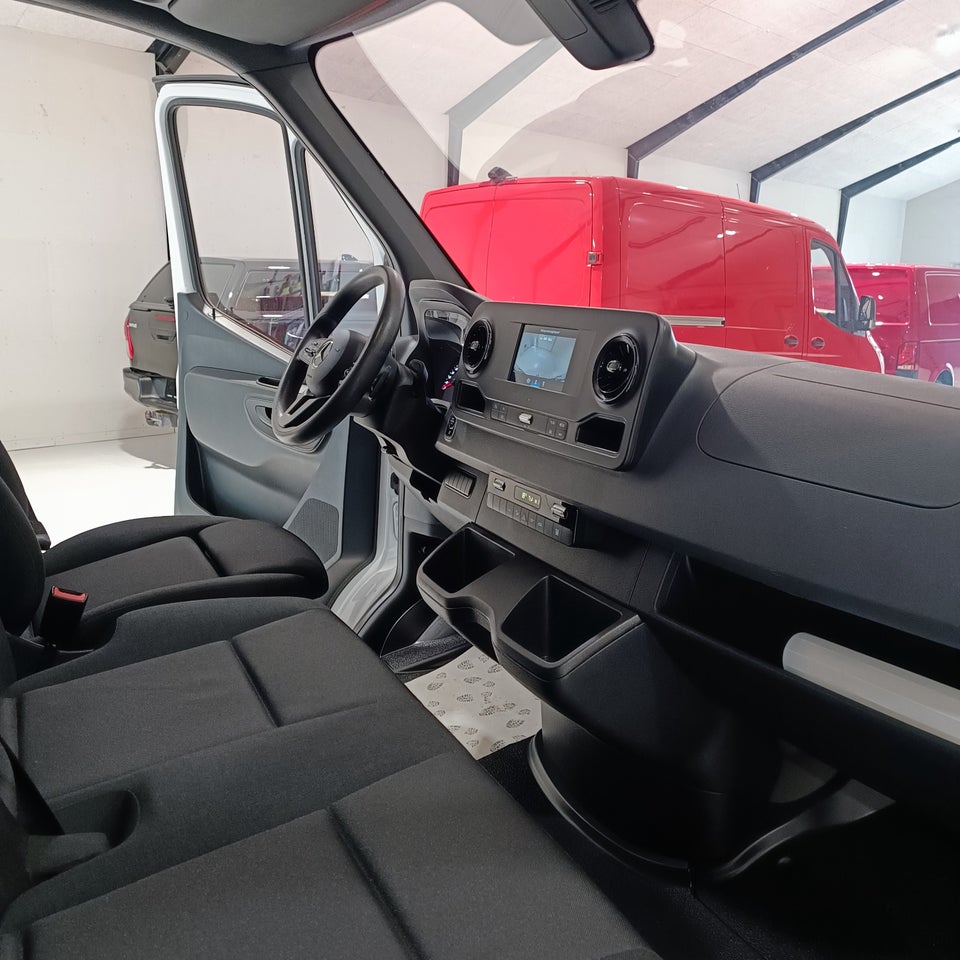 Mercedes Sprinter 211 2,0 CDi A2 Kassevogn aut. FWD