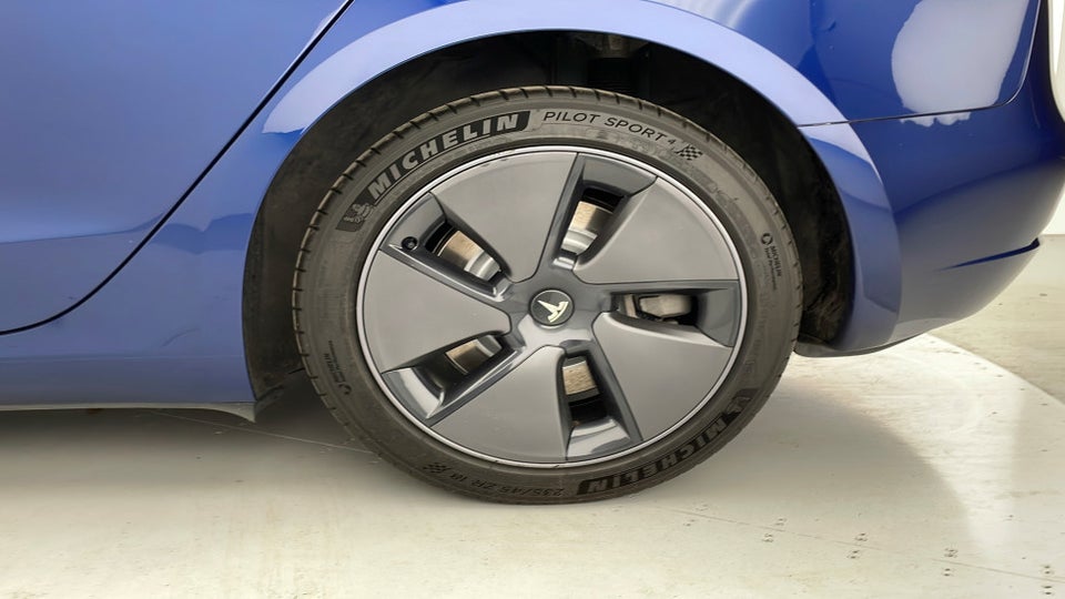 Tesla Model 3 Long Range AWD 4d
