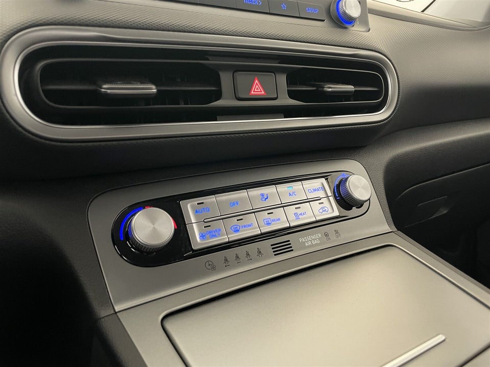Hyundai Kona 64 EV Essential 5d