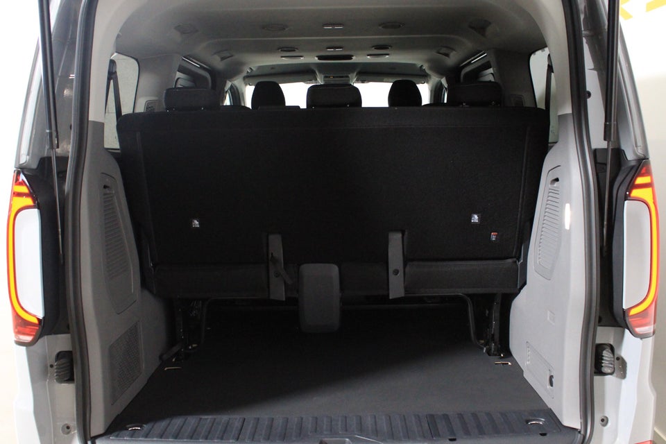 VW e-Caravelle 64 Style SWB