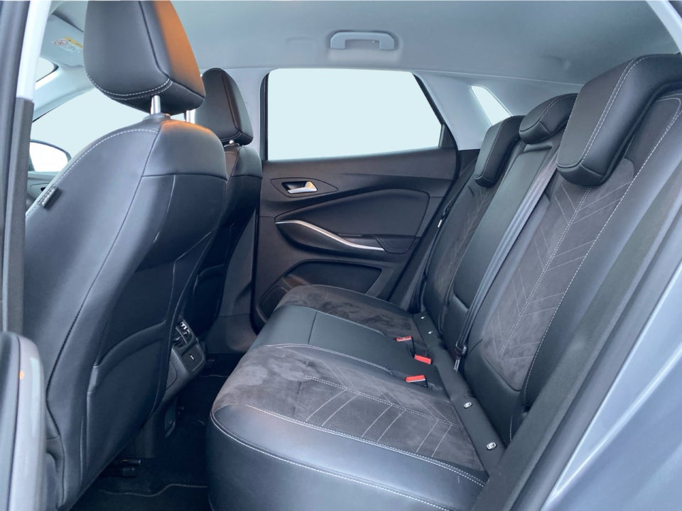 Opel Grandland 1,6 Hybrid Ultimate aut. 5d