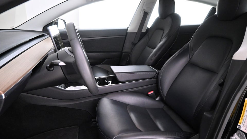 Tesla Model 3 Standard Range+ RWD 4d