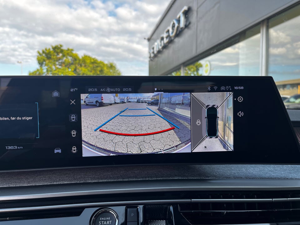 Peugeot e-3008 77 GT Pack 5d