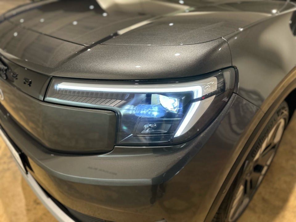 Ford Explorer 82 Premium Extended Range 5d