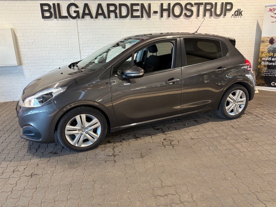 Peugeot 208 1,5 BlueHDi 100 Signature Sky 5d