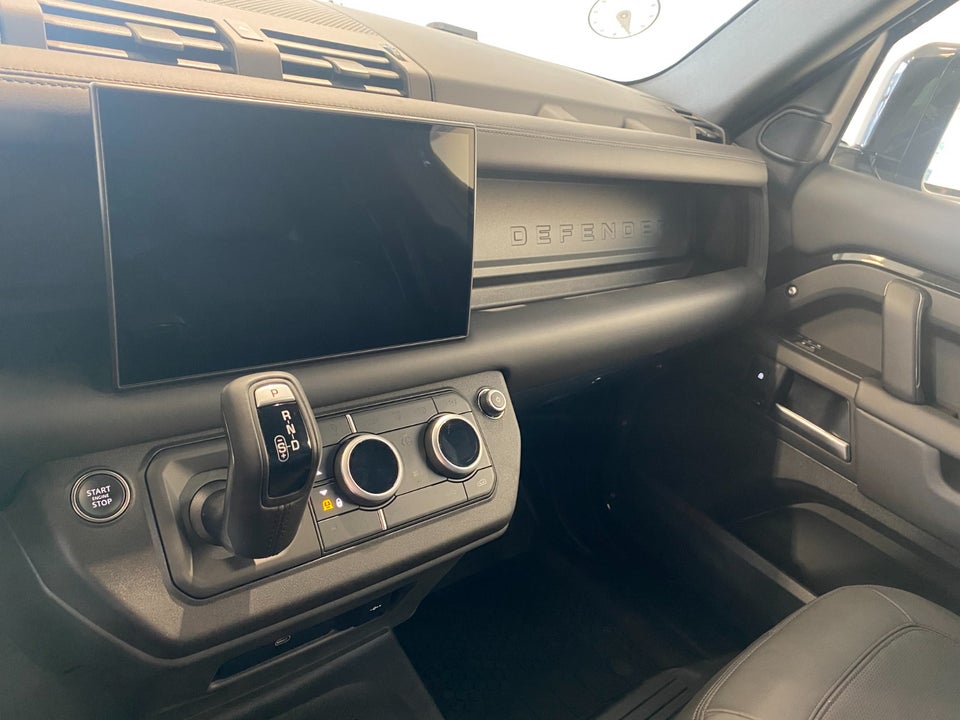 Land Rover Defender 110 3,0 D250 Hard Top X-Dynamic SE aut. Van 5d