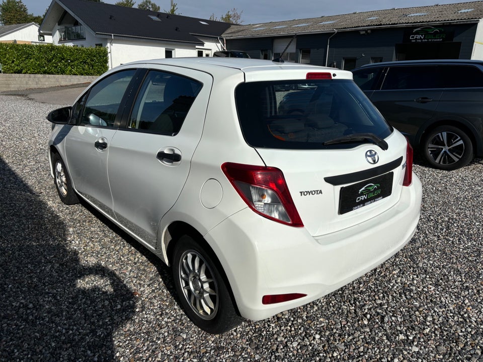 Toyota Yaris 1,0 VVT-i T1 5d