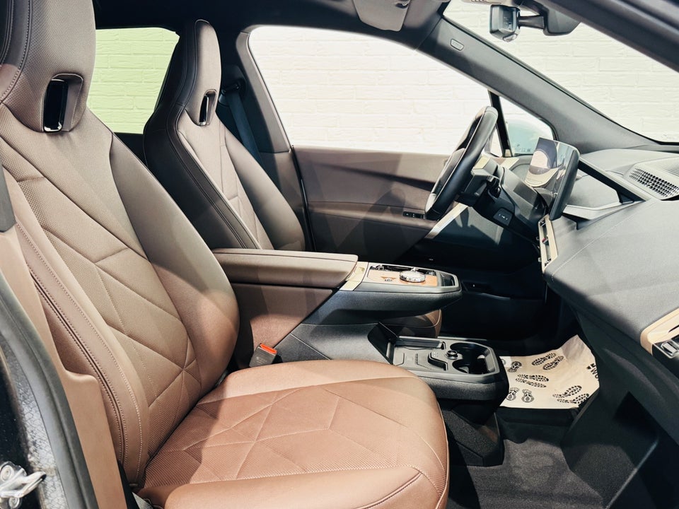 BMW iX xDrive40 Supercharged 5d