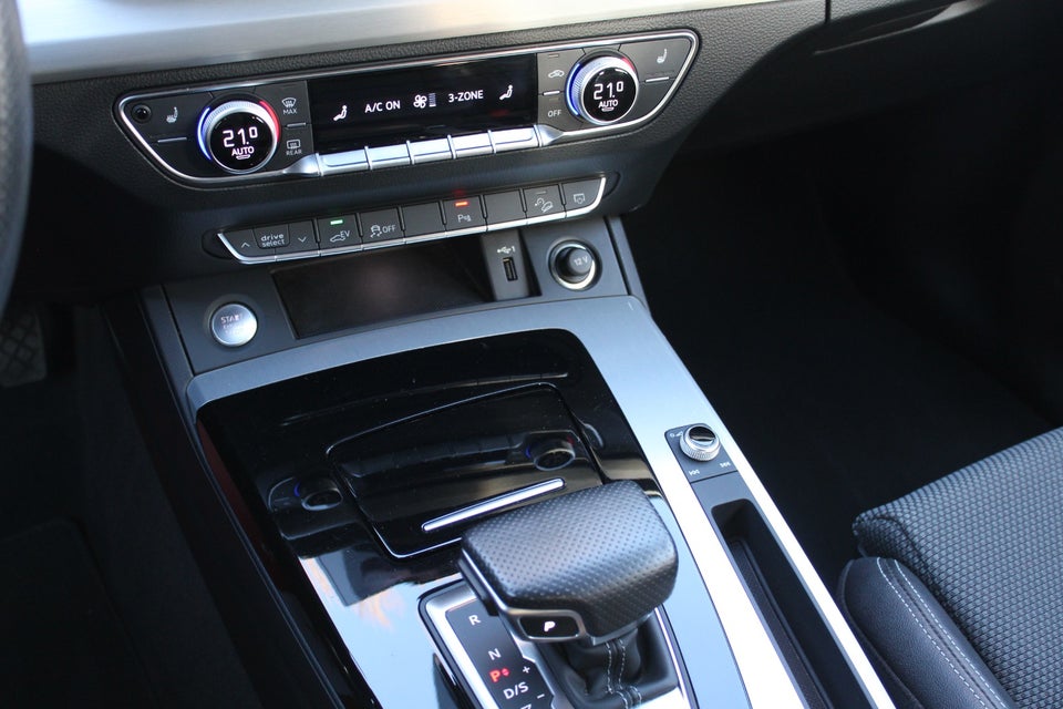 Audi Q5 50 TFSi e S-line quattro S-tr. 5d