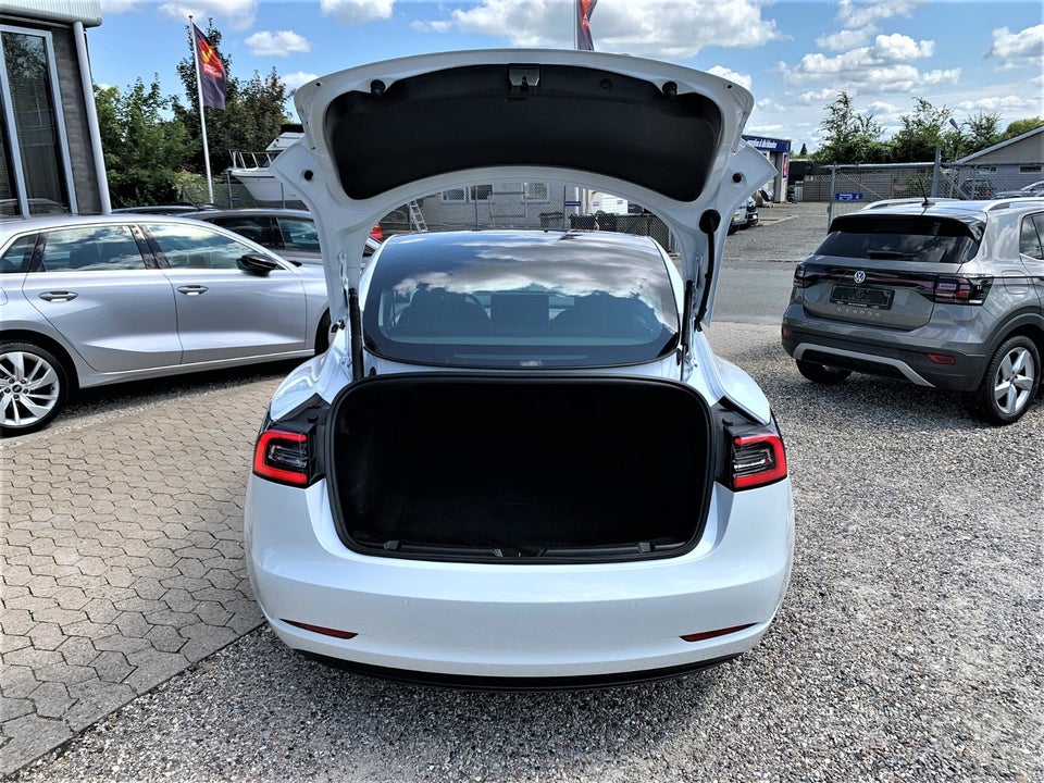 Tesla Model 3 RWD 4d