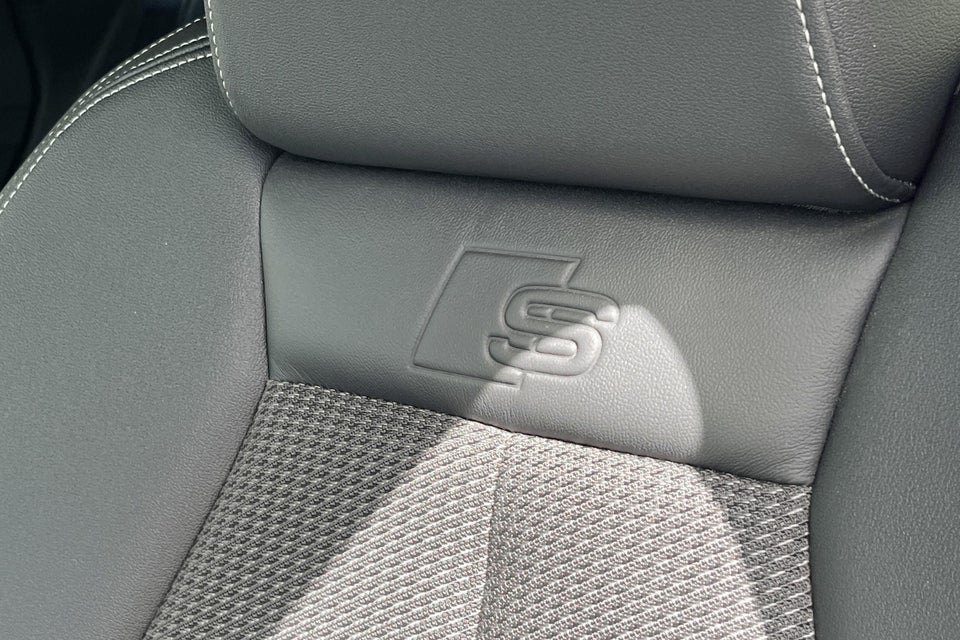 Audi Q4 e-tron 50 Attitude quattro 5d