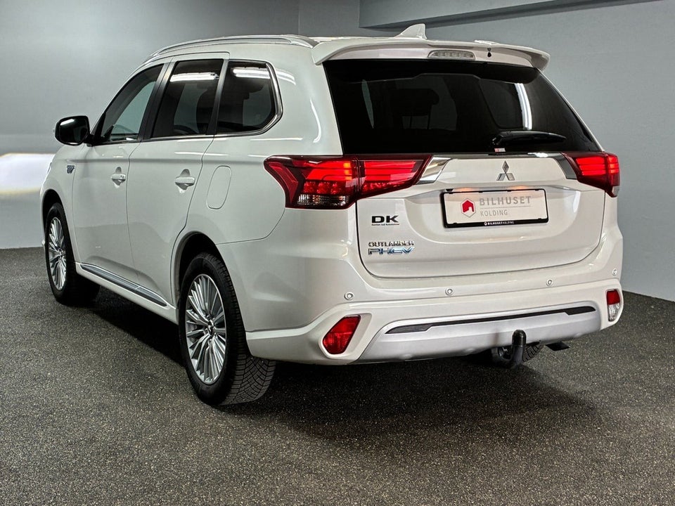 Mitsubishi Outlander 2,4 PHEV Intense CVT 4WD 5d