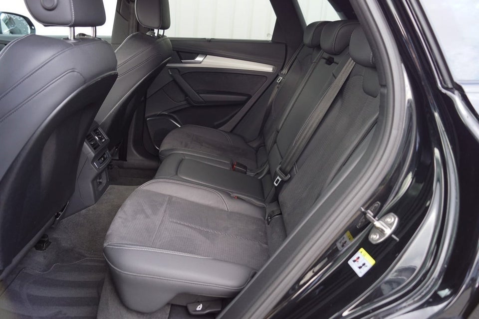 Audi Q5 55 TFSi e S-line quattro S-tr. 5d