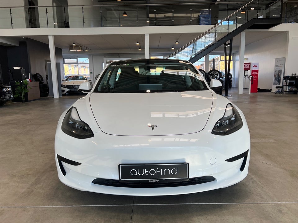 Tesla Model 3 RWD 4d