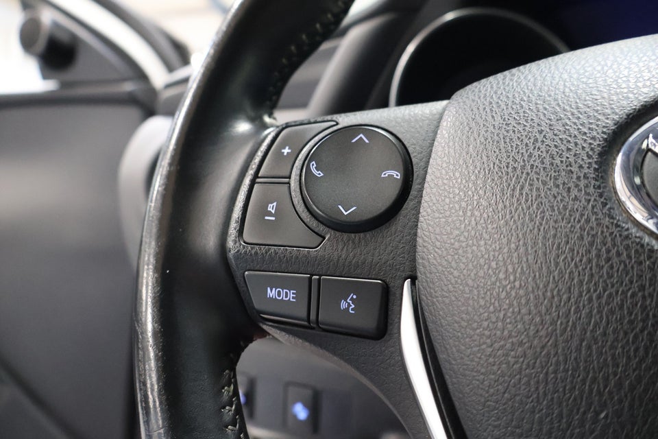 Toyota Auris 1,8 Hybrid H2 Comfort CVT 5d