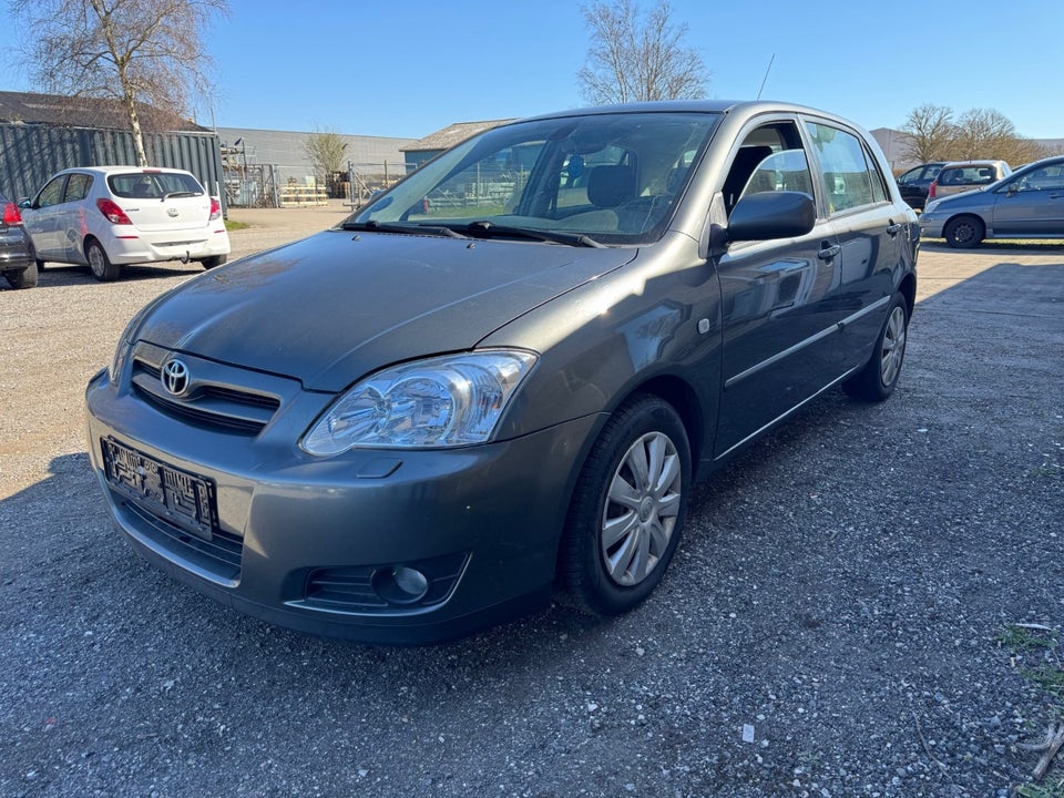 Toyota Corolla 1,6 Luna 5d