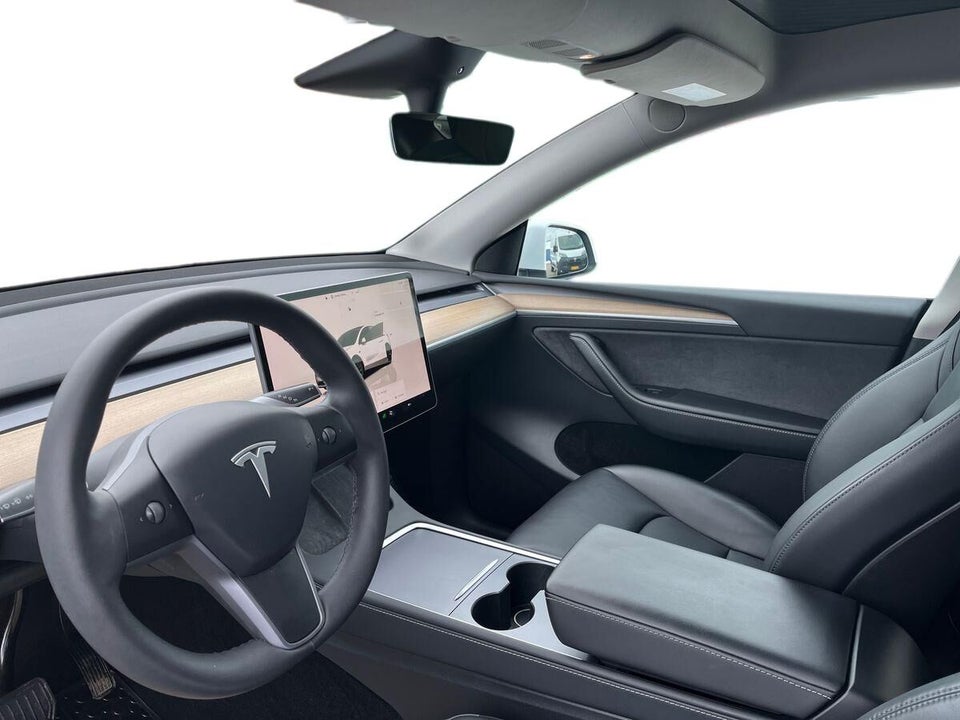 Tesla Model Y Long Range AWD 5d