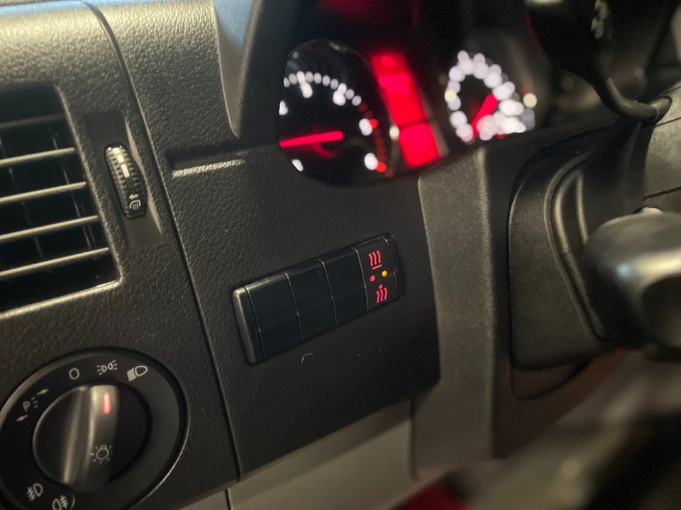 VW Crafter 2,0 TDi 163 Kassevogn L