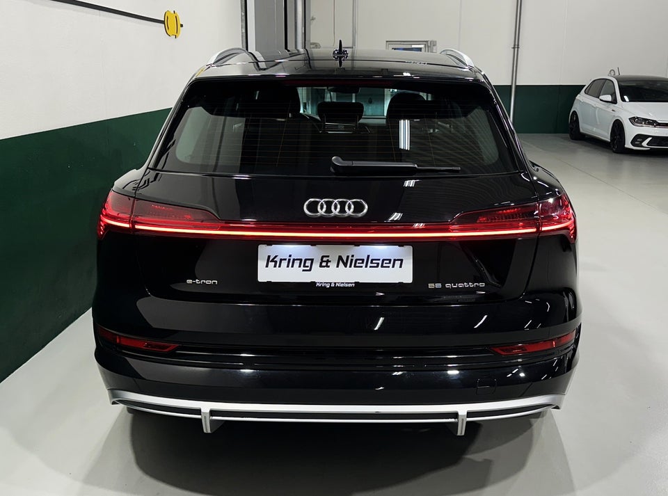 Audi e-tron 55 S-line quattro 5d