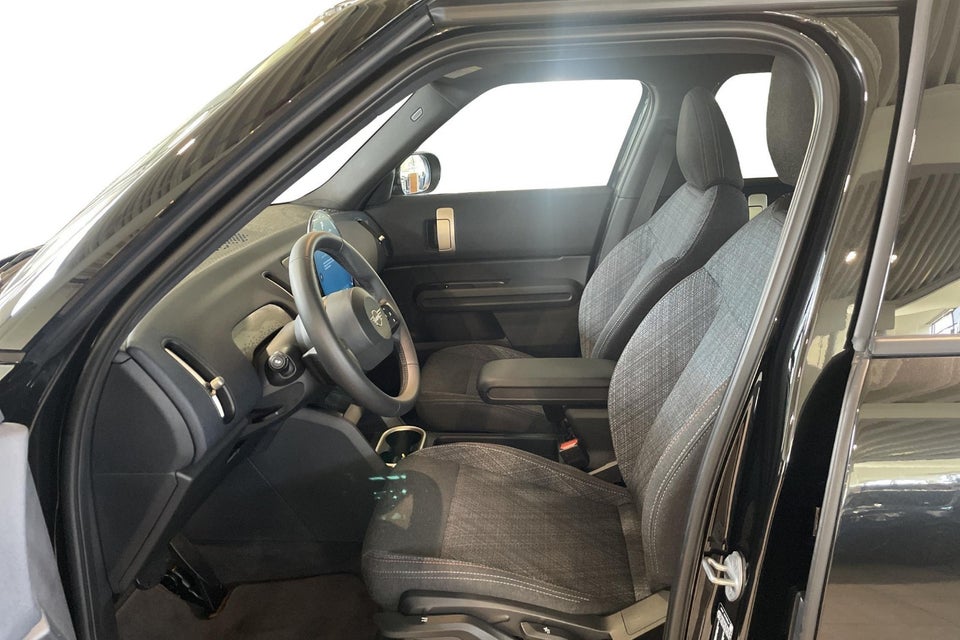 MINI Countryman E Essential Trim XS 5d