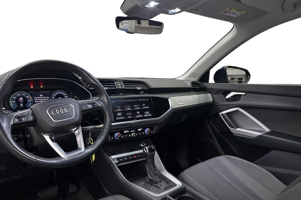 Audi Q3 45 TFSi e Attitude plus S-tr. 5d