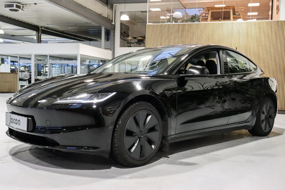 Tesla Model 3 RWD 4d