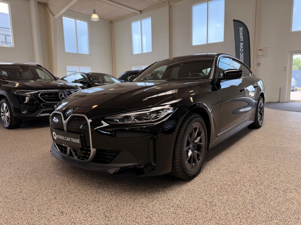 BMW i4 eDrive35 Charged 5d