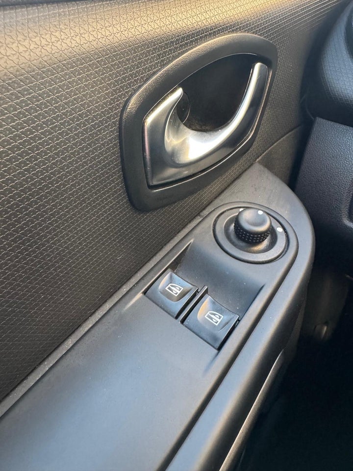 Renault Clio IV 1,5 dCi 75 Limited Sport Tourer 5d