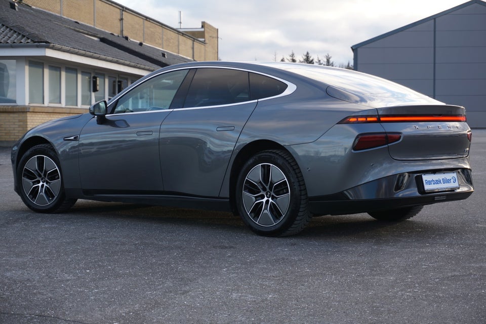 Xpeng P7 Long Range 4d