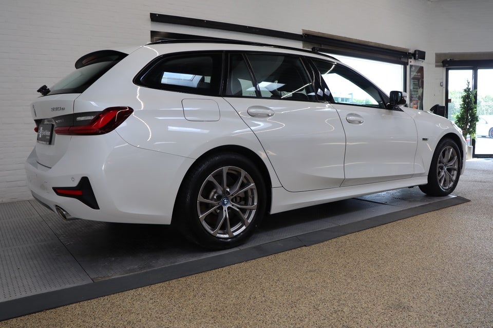 BMW 330e 2,0 Touring Sport Line aut. 5d