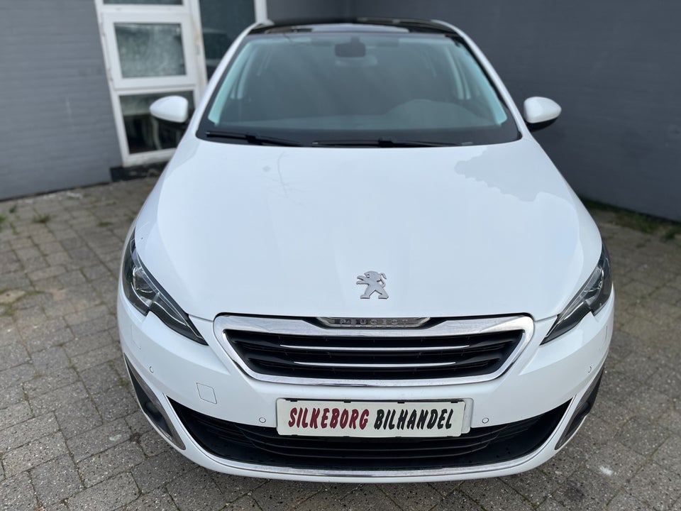 Peugeot 308 1,2 e-THP 110 Style 5d