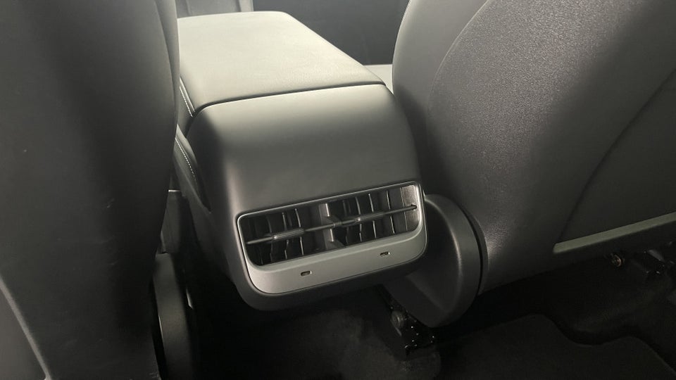 Tesla Model Y Long Range AWD 5d