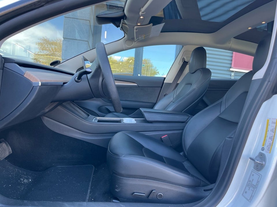 Tesla Model 3 RWD 4d