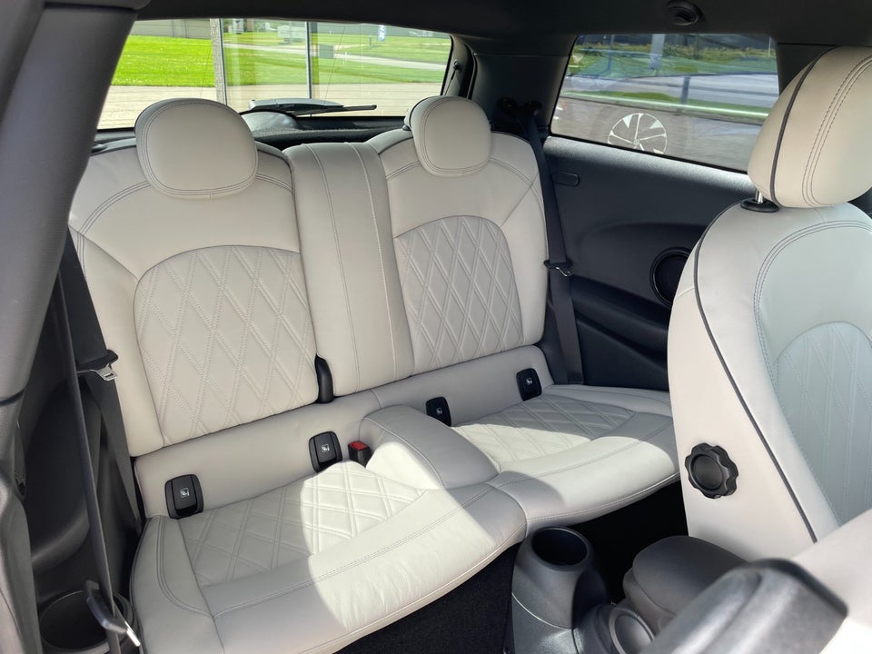 MINI Cooper SE Classic Trim 3d