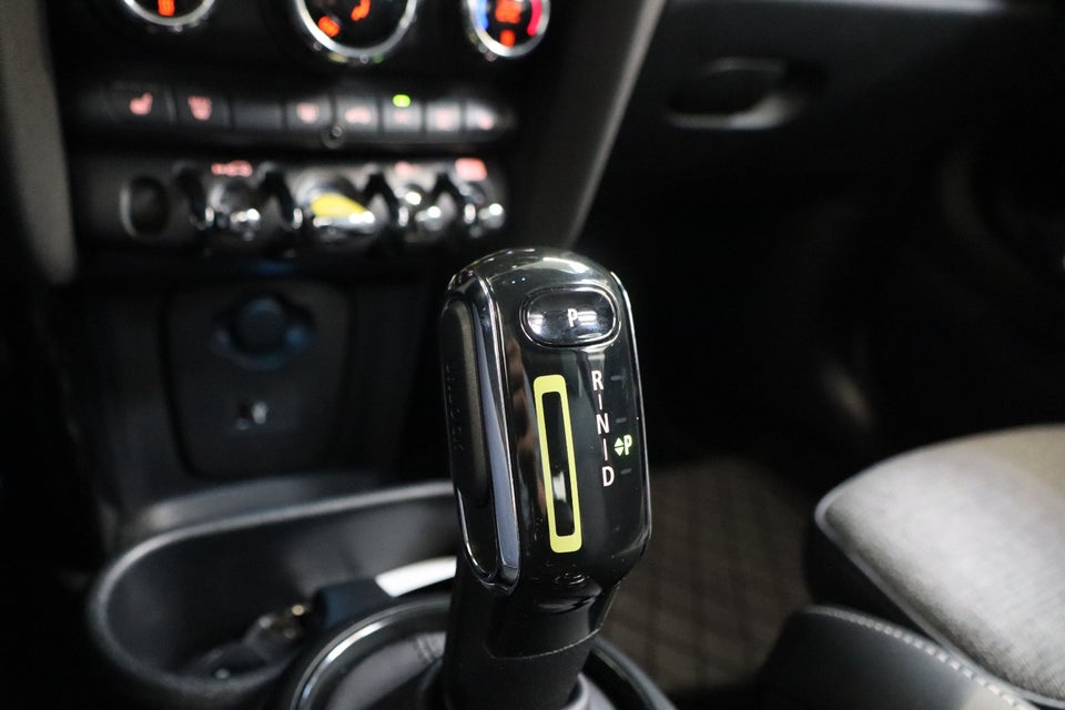 MINI Cooper SE Classic Trim 3d