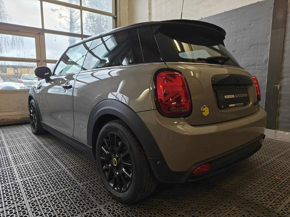 MINI Cooper SE Essential 3d