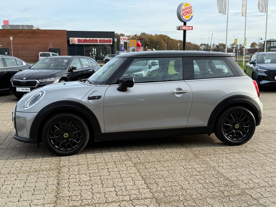 MINI Cooper SE Essential 3d