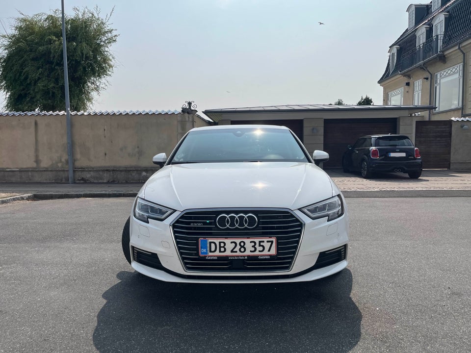 Audi A3 1,4 e-tron Sportback S-tr. 5d