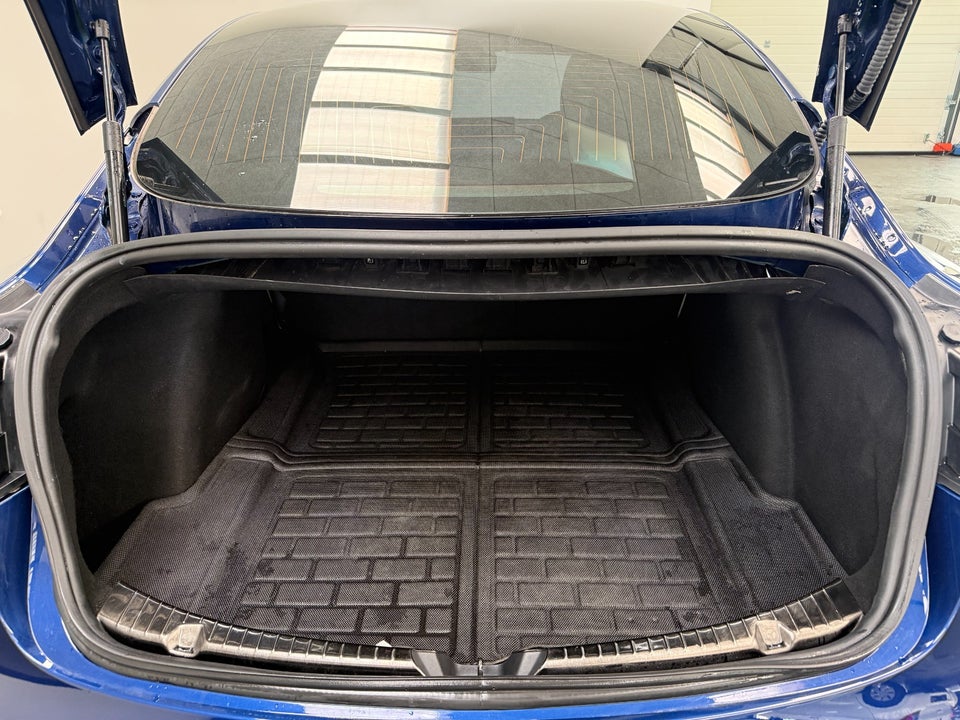 Tesla Model 3 Long Range AWD 4d