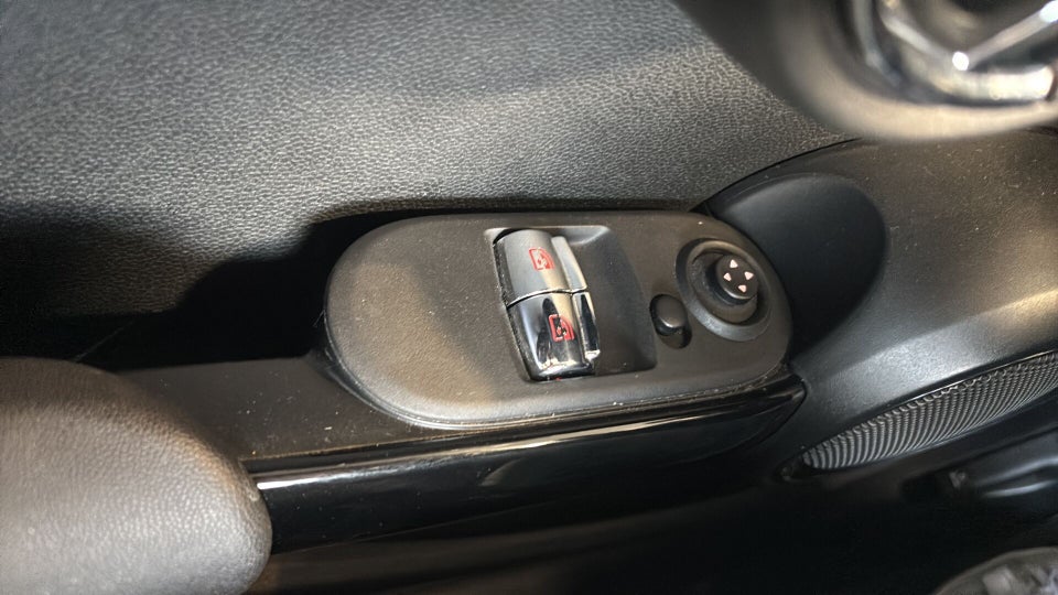 MINI Cooper SE Essential 3d