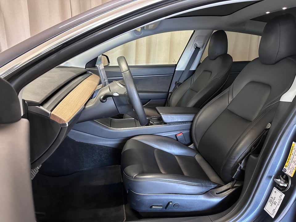 Tesla Model 3 Long Range AWD 4d