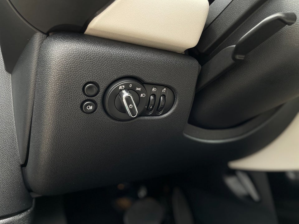 MINI Cooper SE Classic Trim 3d