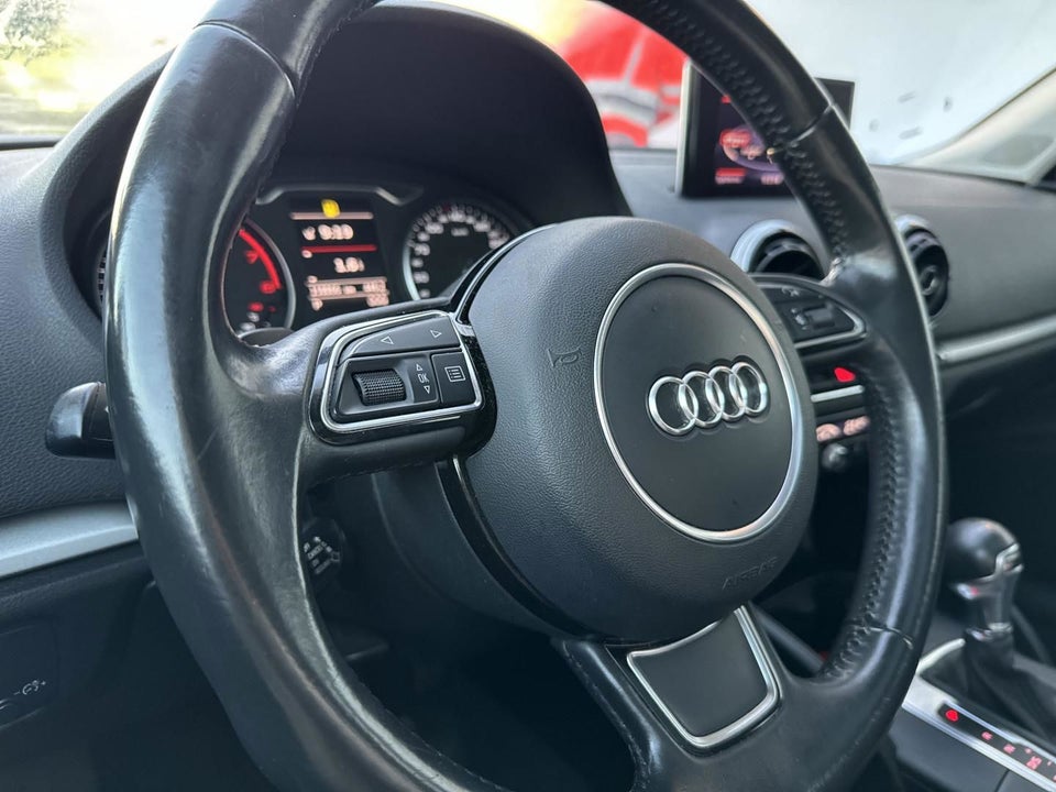 Audi A3 1,8 TFSi 180 Attraction Sportback S-tr. 5d